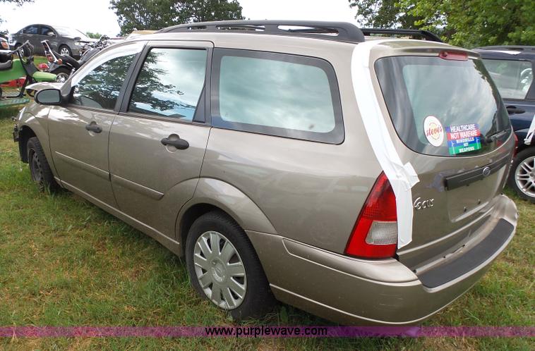 image for item K1239 2004 Ford Focus Wagon