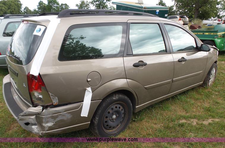 image for item K1239 2004 Ford Focus Wagon