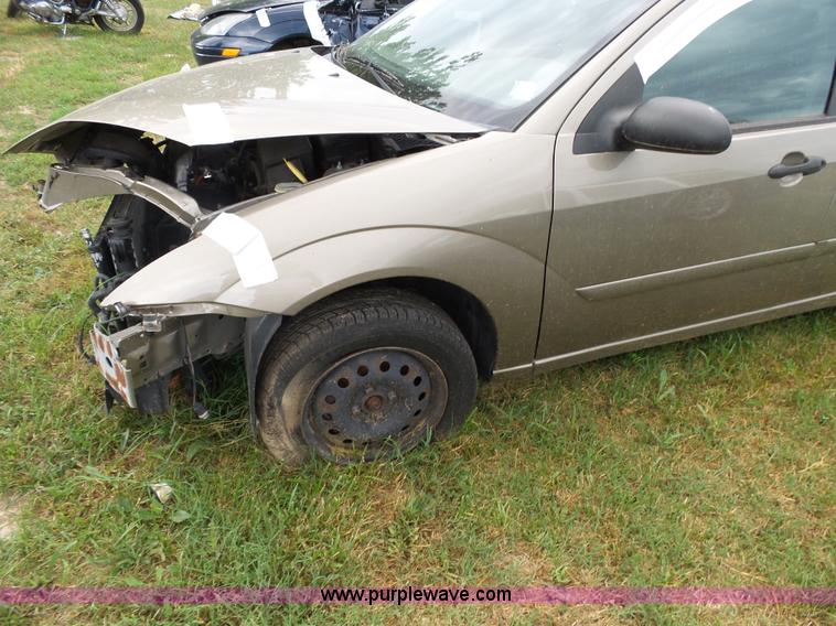 image for item K1239 2004 Ford Focus Wagon