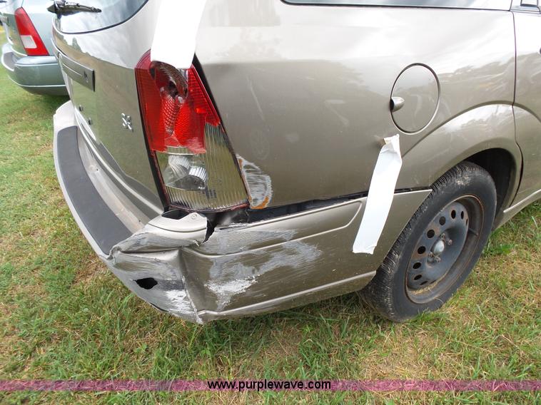 image for item K1239 2004 Ford Focus Wagon