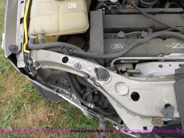 image for item K1239 2004 Ford Focus Wagon