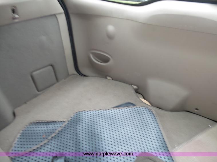 image for item K1239 2004 Ford Focus Wagon