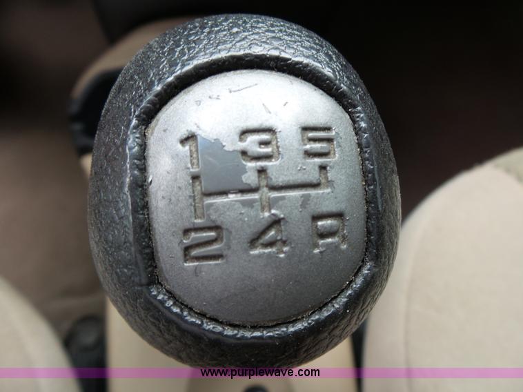 image for item K1239 2004 Ford Focus Wagon