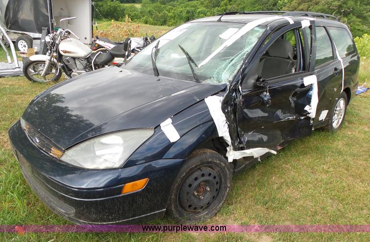image for item K1240 2003 Ford Focus Wagon