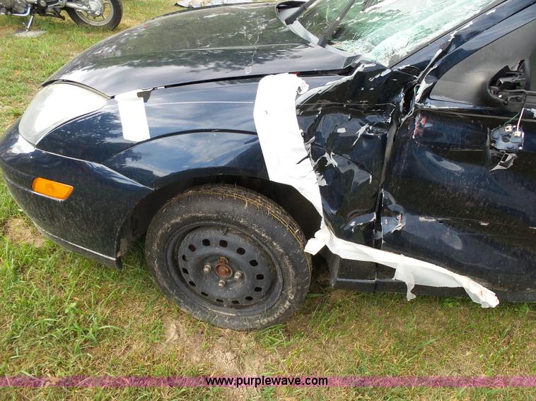 image for item K1240 2003 Ford Focus Wagon