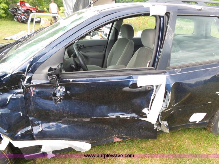 image for item K1240 2003 Ford Focus Wagon