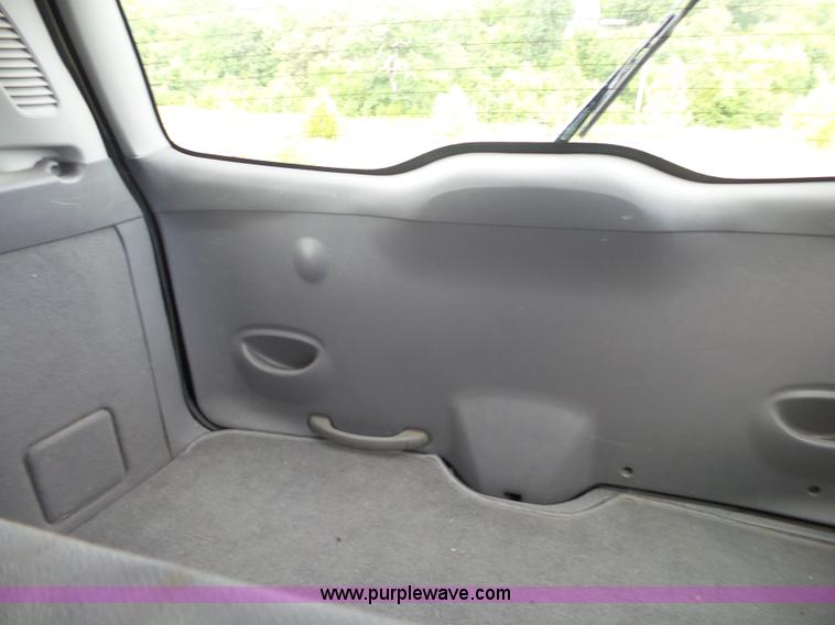 image for item K1240 2003 Ford Focus Wagon