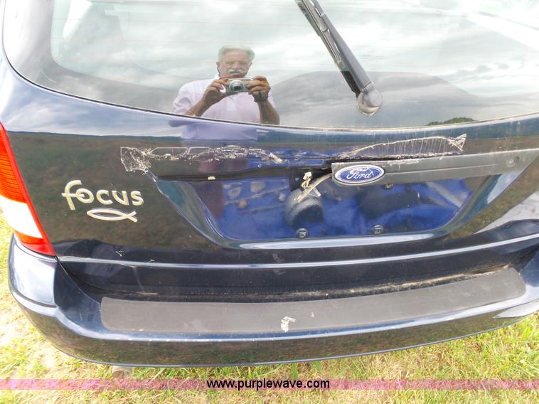image for item K1240 2003 Ford Focus Wagon