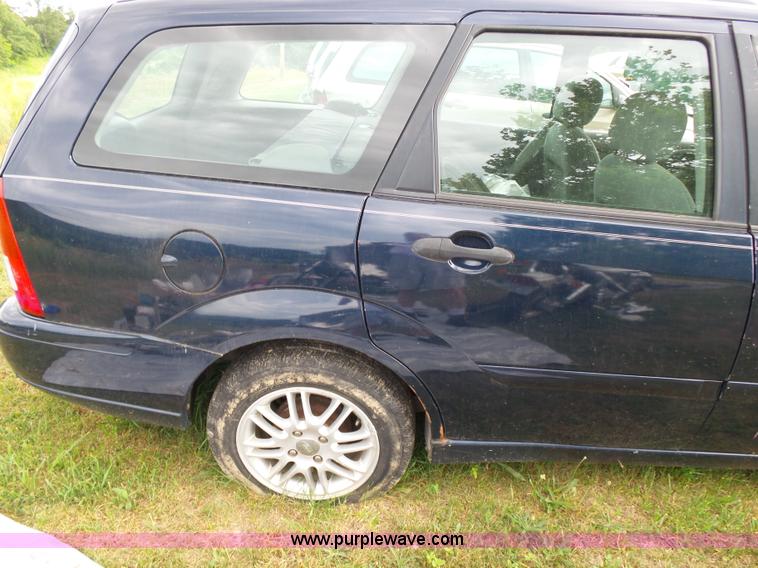 image for item K1240 2003 Ford Focus Wagon