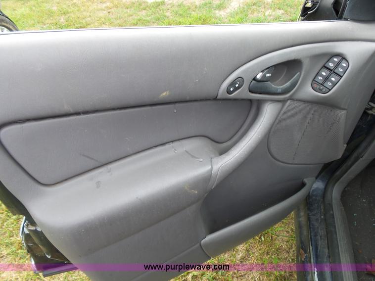 image for item K1240 2003 Ford Focus Wagon