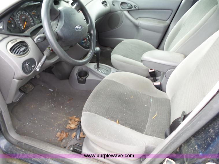 image for item K1240 2003 Ford Focus Wagon