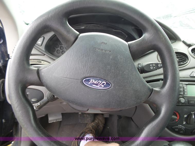 image for item K1240 2003 Ford Focus Wagon