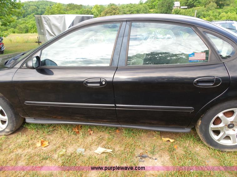 image for item K1243 1999 Ford Taurus