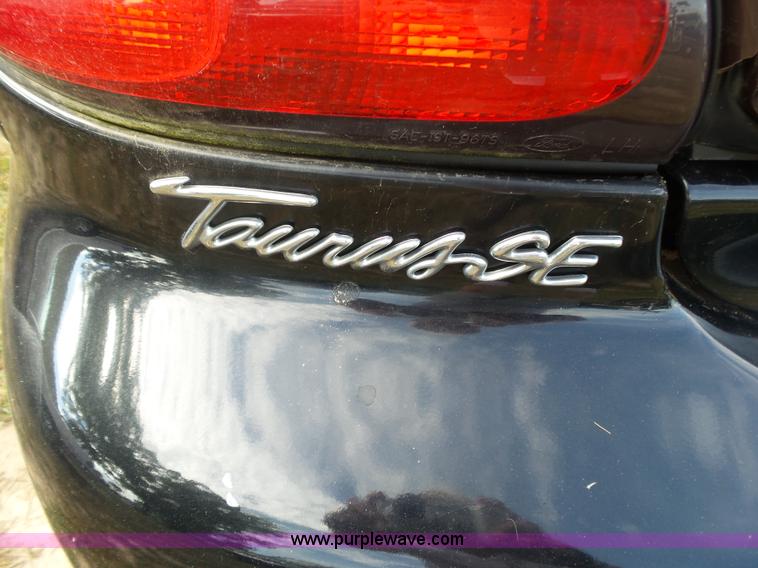 image for item K1243 1999 Ford Taurus