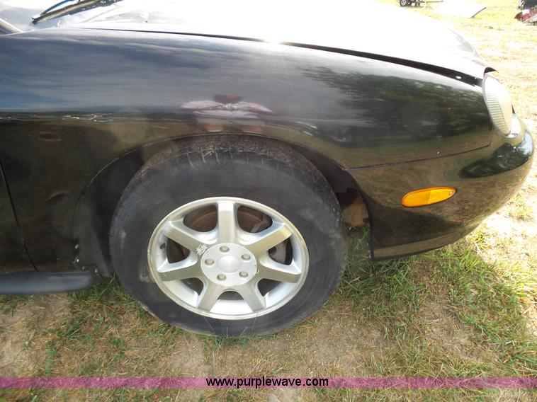 image for item K1243 1999 Ford Taurus