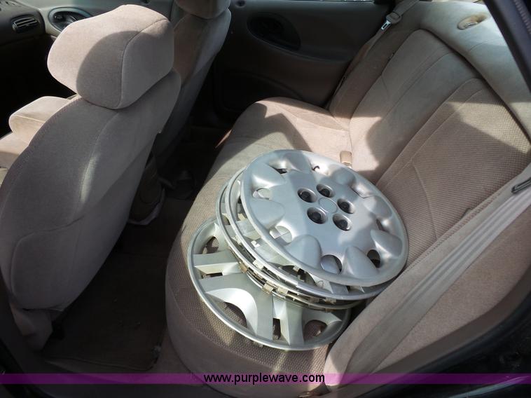 image for item K1243 1999 Ford Taurus