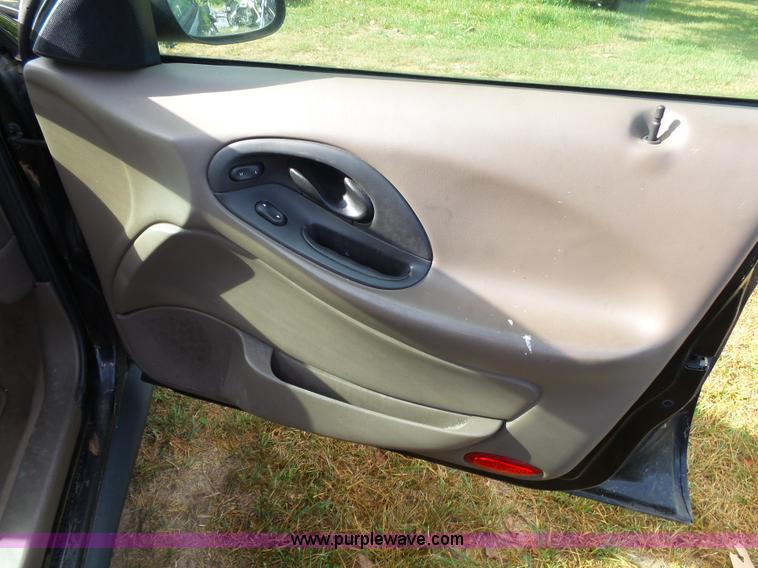 image for item K1243 1999 Ford Taurus