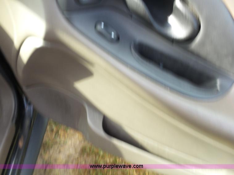 image for item K1243 1999 Ford Taurus