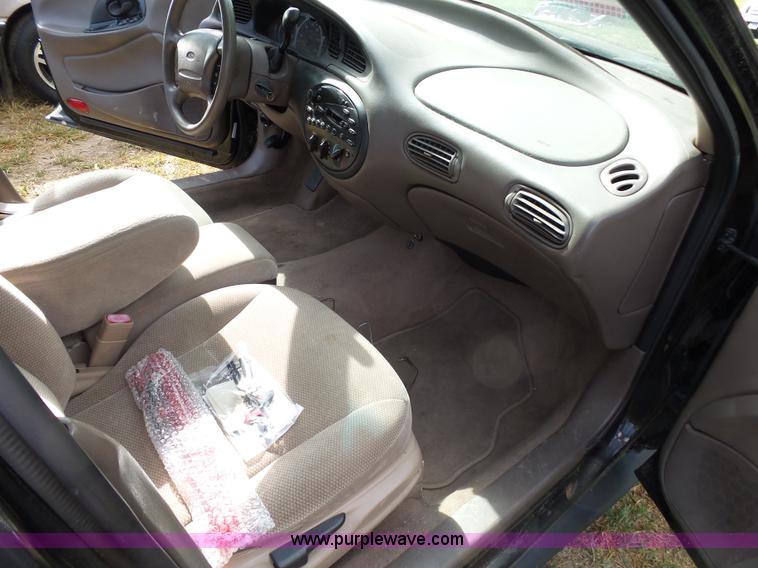 image for item K1243 1999 Ford Taurus