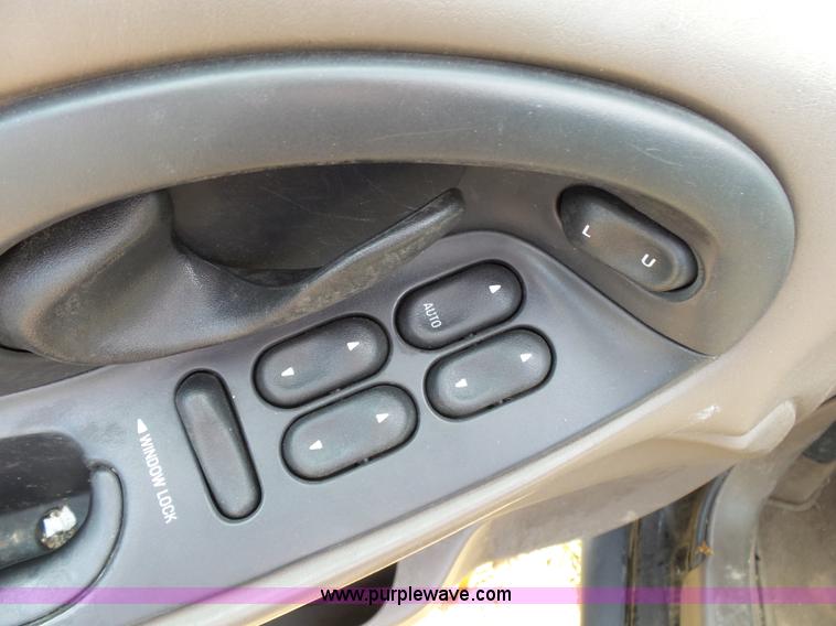 image for item K1243 1999 Ford Taurus