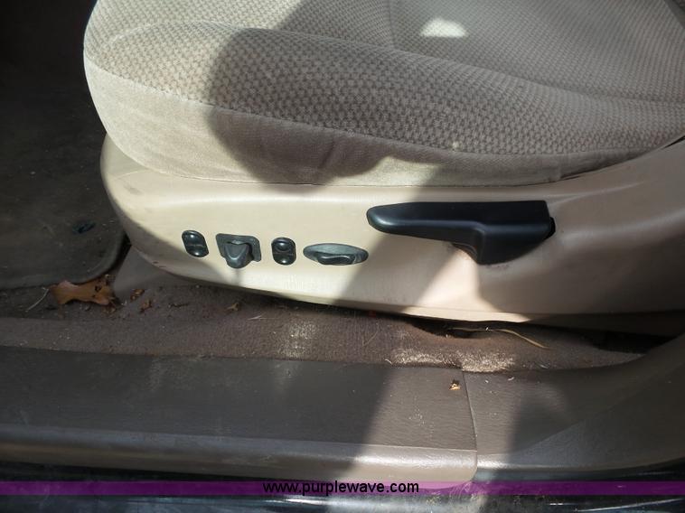 image for item K1243 1999 Ford Taurus