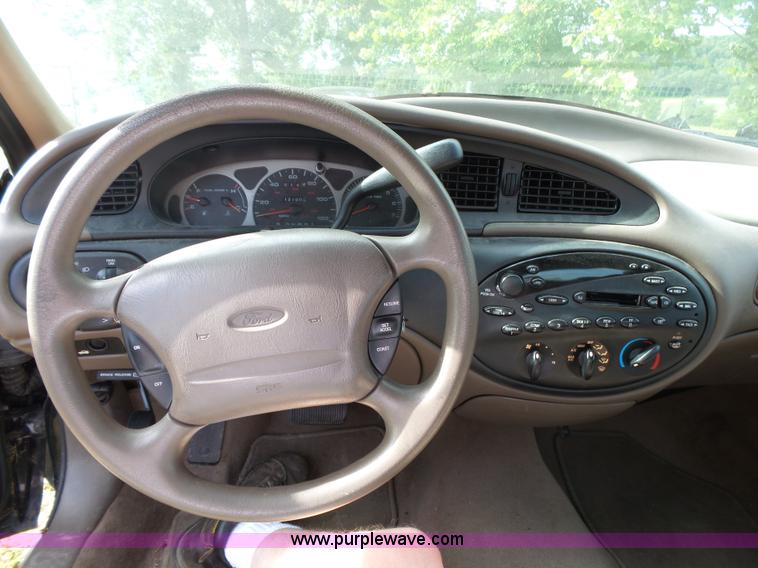 image for item K1243 1999 Ford Taurus