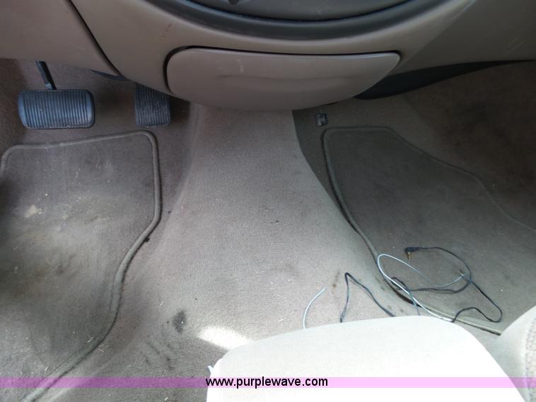 image for item K1243 1999 Ford Taurus
