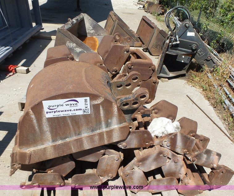 image for item K2199 Steel skid steer tracks