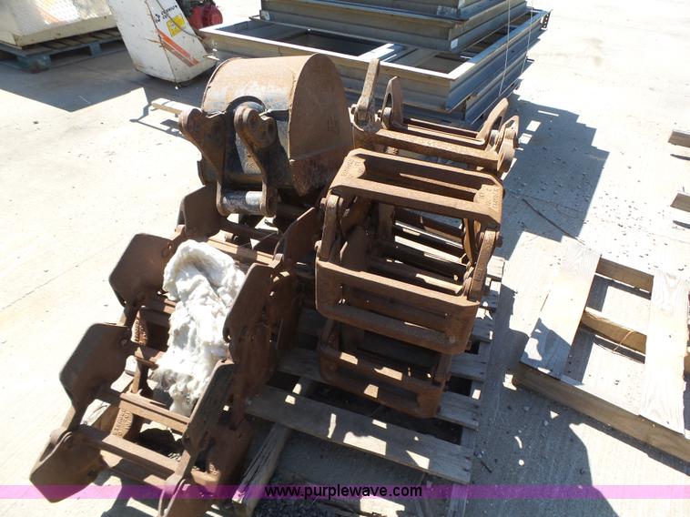 image for item K2199 Steel skid steer tracks