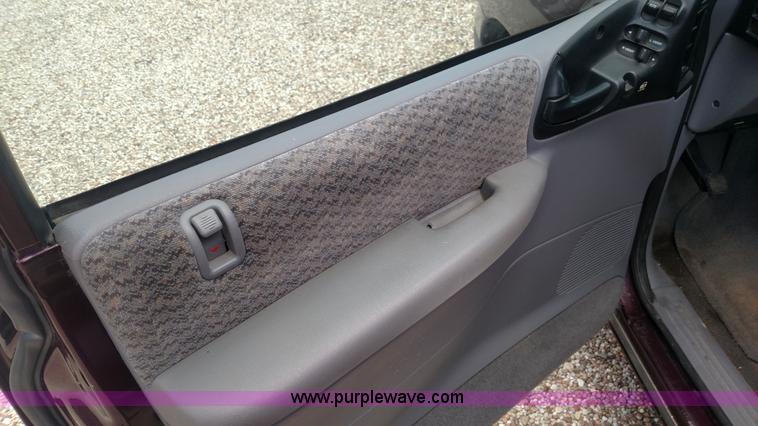 image for item K3238 1999 Dodge Grand Caravan SE van