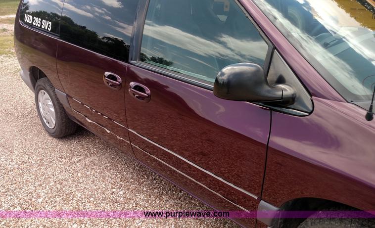 image for item K3238 1999 Dodge Grand Caravan SE van