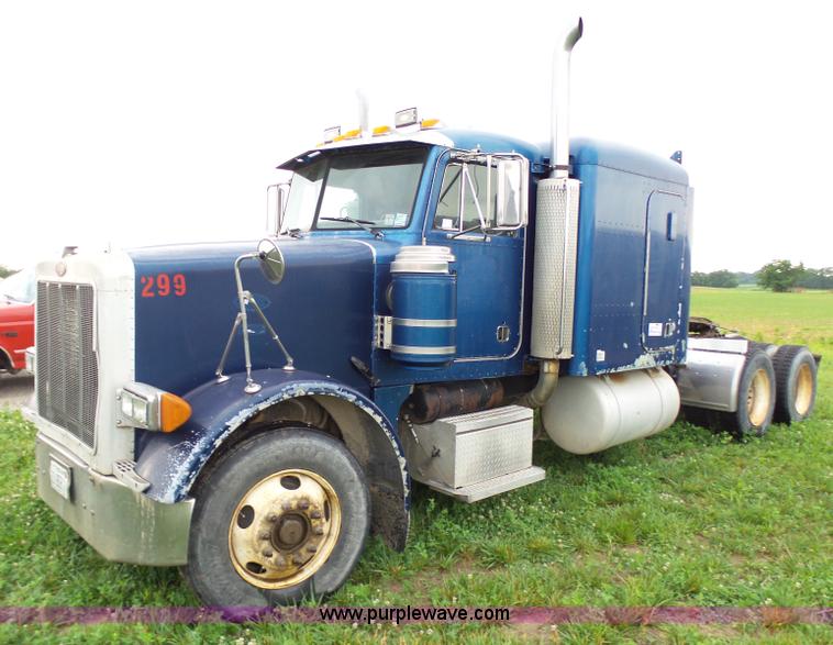 image for item K4015 1995 Peterbilt 379 semi truck