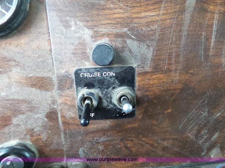 image for item K4015 1995 Peterbilt 379 semi truck