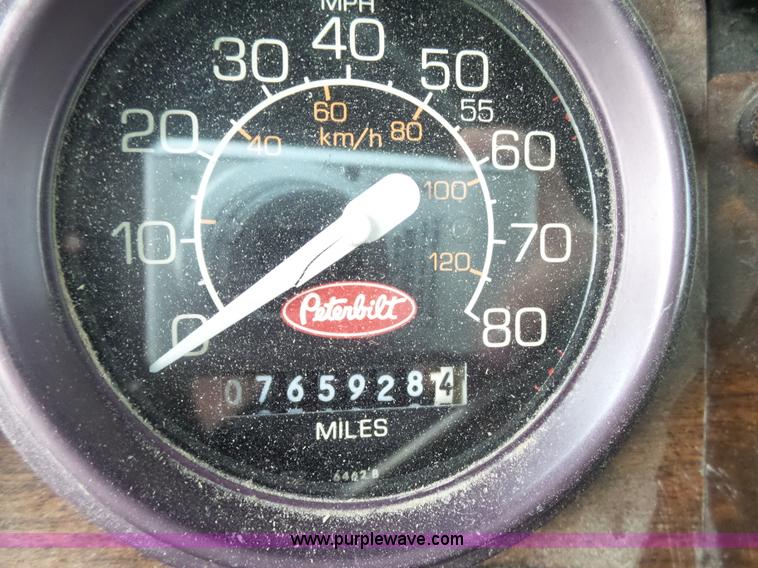 image for item K4015 1995 Peterbilt 379 semi truck