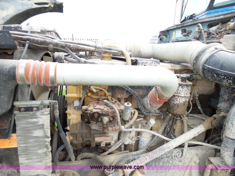 image for item K4015 1995 Peterbilt 379 semi truck