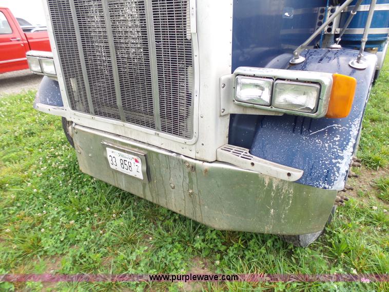 image for item K4015 1995 Peterbilt 379 semi truck