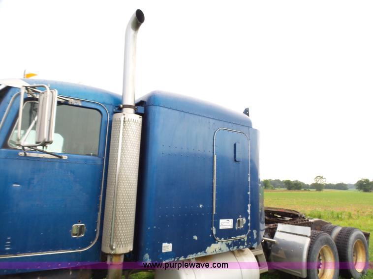 image for item K4015 1995 Peterbilt 379 semi truck