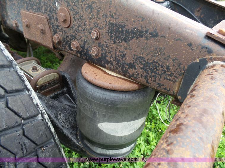 image for item K4015 1995 Peterbilt 379 semi truck