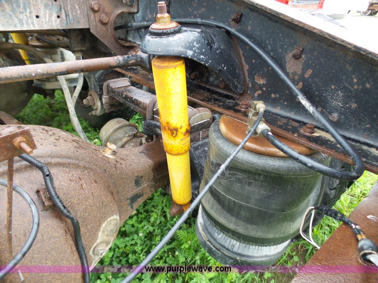 image for item K4015 1995 Peterbilt 379 semi truck