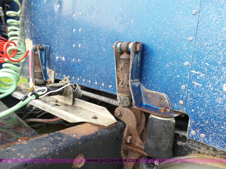 image for item K4015 1995 Peterbilt 379 semi truck