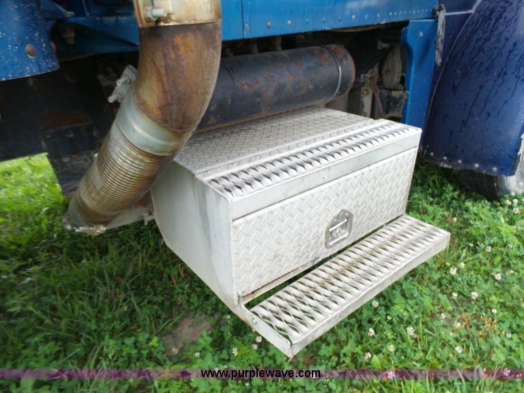 image for item K4015 1995 Peterbilt 379 semi truck