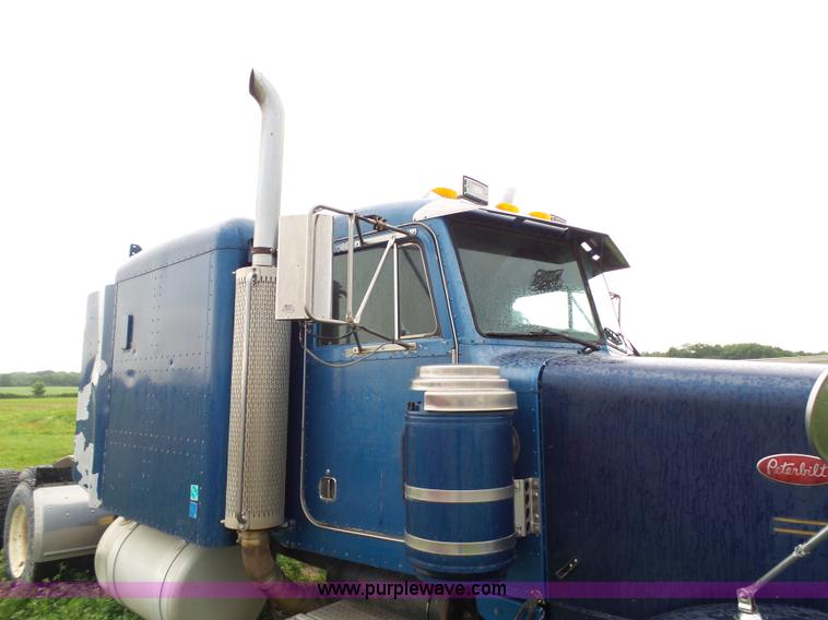 image for item K4015 1995 Peterbilt 379 semi truck