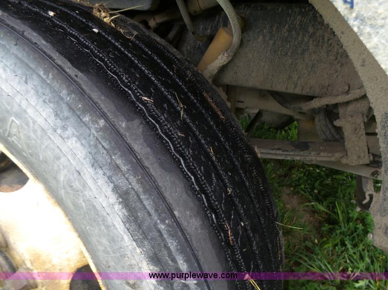 image for item K4015 1995 Peterbilt 379 semi truck