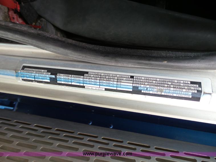 image for item K4015 1995 Peterbilt 379 semi truck