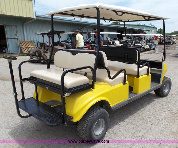 image for item K5417 1998 Club Car golf cart shuttle