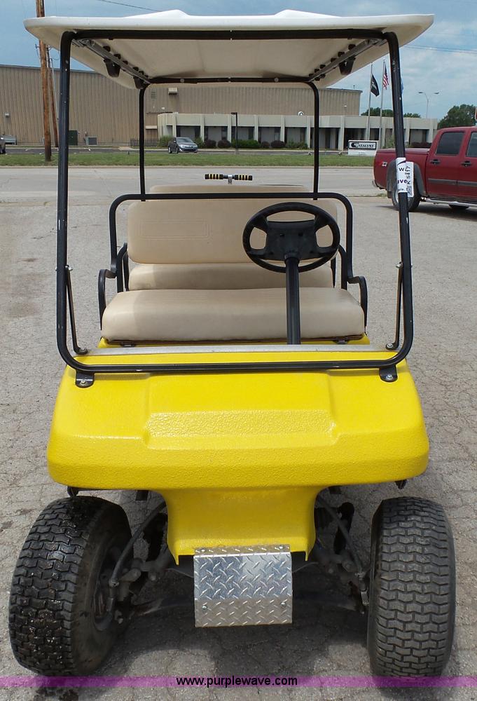 image for item K5417 1998 Club Car golf cart shuttle