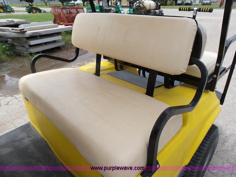 image for item K5417 1998 Club Car golf cart shuttle