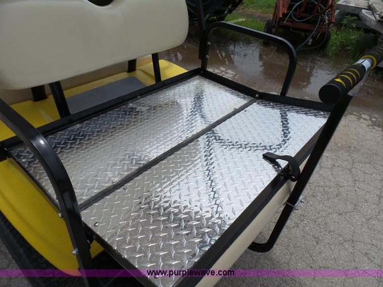 image for item K5417 1998 Club Car golf cart shuttle