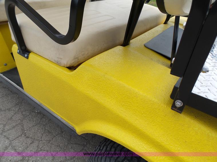 image for item K5417 1998 Club Car golf cart shuttle