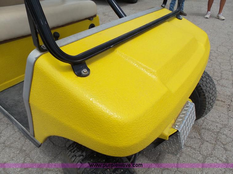 image for item K5417 1998 Club Car golf cart shuttle